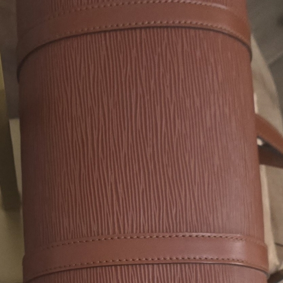 Louis Vuitton Epi Leather Soufflot - Picture 8 of 16